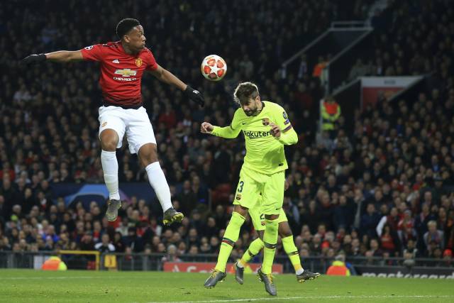 Barcelona confía de nuevo en Piqué para frenar al United