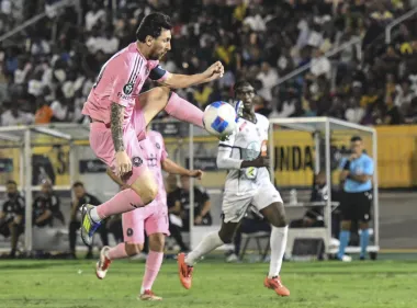 Inter Miami avanza en la Copa de Campeones de la CONCACAF con goles de Messi y Suárez