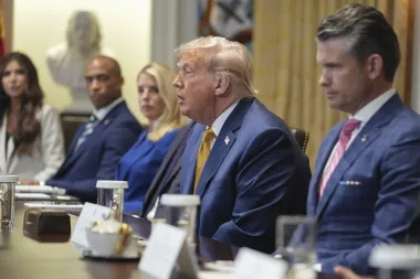 Trump, Ucrania y la guerra infinita: el vaivén armamentístico que divide su gabinete