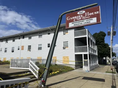 Una tragedia en Fall River: Incendio en residencia asistida revela fallos críticos en seguridad y regulación