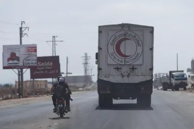 Caos Humanitario en Gaza y Siria: Entre Bombardeos, Tribales y Desplazamientos
