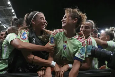 Italia y el renacimiento del fútbol femenino: lágrimas, lucha y una semifinal soñada