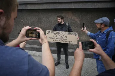 Rusia 2025: La ley que castiga las búsquedas en internet y la distopía hecha realidad