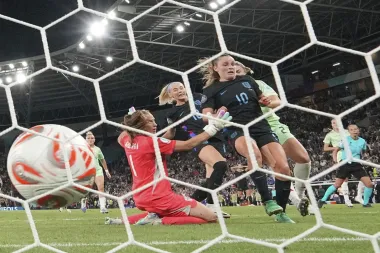 Una Eurocopa y una WAFCON llenas de drama: El fútbol femenino arde rumbo a las finales