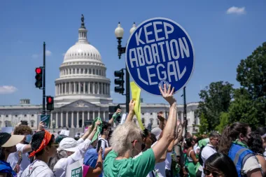 Aborto en EE. UU.: Tres años después de Roe, el debate sigue más encendido que nunca