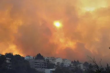 Grecia en llamas: El verano infernal que evidencia la nueva normalidad climática