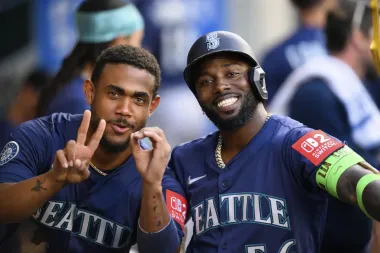 Cal Raleigh se une a la historia con 40 jonrones en la temporada: una noche mágica para los Marineros