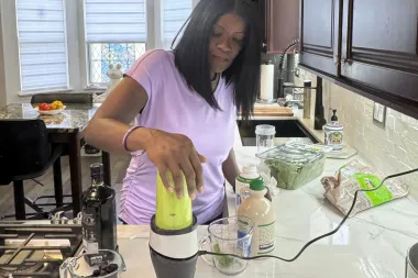 Cómo mejorar tu salud cerebral después de los 60: ejercicio, mente activa y buena alimentación