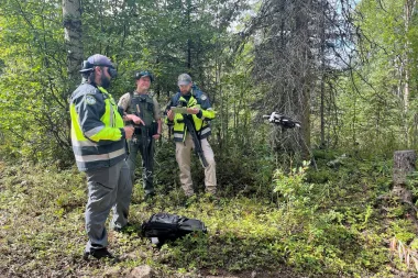 Las montañas, los osos y el peligro oculto: el lado salvaje de Anchorage en temporada de salmones