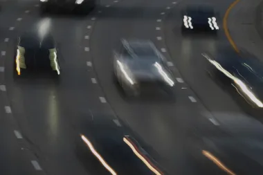 Retroceso eléctrico: el desmantelamiento silencioso de las políticas que empujaban a la industria automotriz hacia un futuro sin emisiones