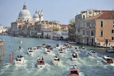 Amor a la italiana: el auge de bodas de destino en Italia entre parejas estadounidenses