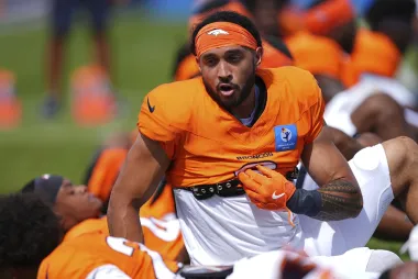 Entre el trash talk, nuevos comienzos y luchas por el puesto: lo que está pasando en los campamentos NFL 2025
