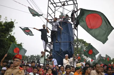 Bangladés tras la caída de Hasina: ¿refundación democrática o transición incierta?