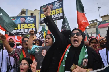 Pakistán entre la represión y la resistencia: el legado vivo de Imran Khan a dos años de su arresto