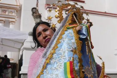 La Virgen de Copacabana: 100 años de fe, milagros y resistencia cultural en los Andes