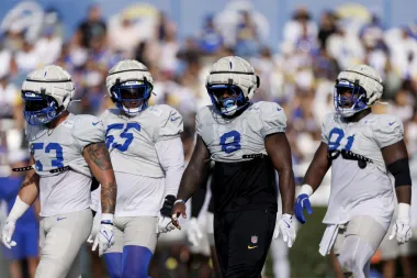 Los Rams, Cardinals y Chargers enfrentan una precampaña marcada por las lesiones