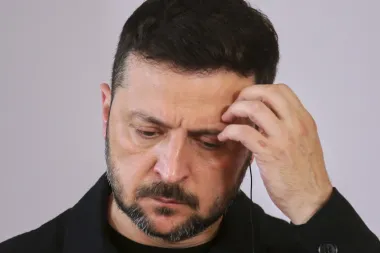Zelenskyy en la cuerda floja: ¿La lucha contra la corrupción debilita su liderazgo?