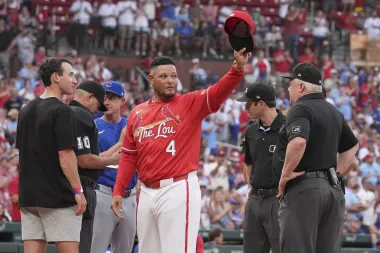 Yadier Molina vuelve al dugout: el regreso emocional de una leyenda para inspirar a los Cardenales