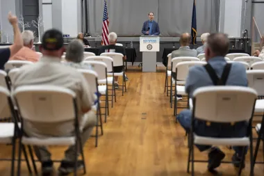 La batalla de Ron Wyden: ¿senador resiliente o símbolo del recambio generacional pendiente?