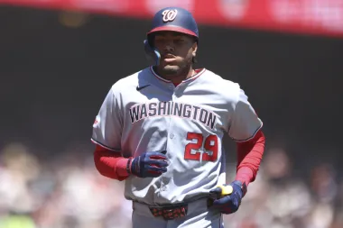 Una noche para recordar: los Nationals consiguen la victoria mientras el pasado y el presente del béisbol colisionan