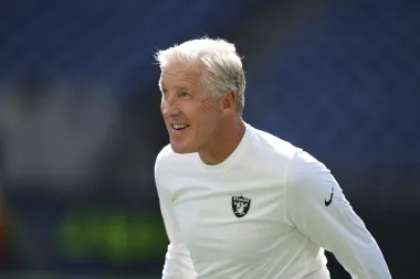 El terremoto del mercado NFL 2025: movimientos estrella que redefinen la liga
