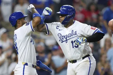 Jonrones, remontadas y rachas ganadoras: una noche eléctrica de béisbol de Grandes Ligas