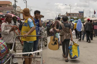El regreso forzado: el drama de los migrantes camboyanos tras el conflicto fronterizo con Tailandia