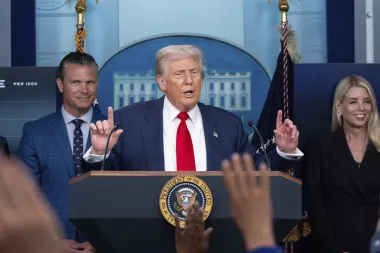 ¿Negociar con Putin sobre Ucrania sin Ucrania? El peligroso juego de Trump y Europa