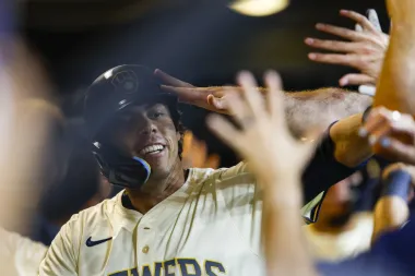 Brewers imparables: el poder ofensivo que podría llevarlos a la gloria en 2025