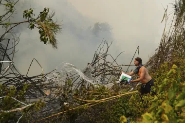 Europa en Llamas: Ola de Incendios Forestales Azota el Mediterráneo