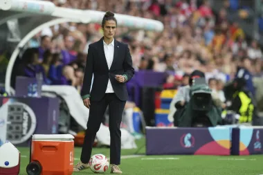 El despido inesperado de Montse Tomé: ¿traición a la evolución del fútbol femenino en España?