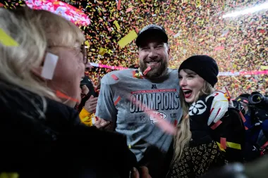Taylor Swift y el mayor podcast del año: ¿cómo redefinió las entrevistas de celebridades con los Kelce?