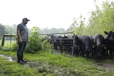 Jamie Ager: El granero demócrata que desafía las probabilidades rurales en Carolina del Norte