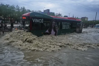 Pakistán bajo el agua: el dramático impacto de las lluvias torrenciales y la falta de previsión