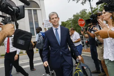 Maxwell, Trump y Epstein: una red de poder, lealtades y silencios