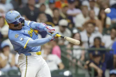 El poder boricua de William Contreras y el nostálgico regreso de Willy Adames impulsan un triunfo inolvidable en Milwaukee