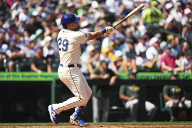 Un domingo de poder en las Grandes Ligas: Raleigh rompe récord, Dodgers empatan en el Oeste y los Cubs resurgen