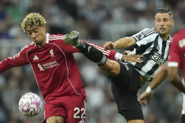 Rio Ngumoha: el adolescente que desató la locura en Anfield y cambió el destino del Liverpool