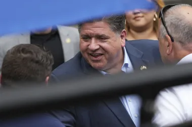 La guerra entre Pritzker y Trump: ¿una batalla por la seguridad o por el alma política de EE. UU.?