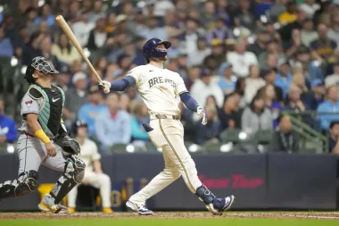 Tríos de sorpresas: remontadas, batazos y errores costosos en la última jornada de la MLB