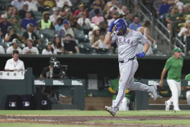 Los Rangers de Texas resurgen: una ofensiva imparable que sueña con los playoffs