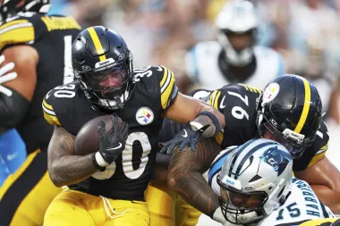 Jaylen Warren: De no ser reclutado a la pieza clave del backfield de los Steelers