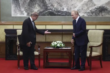 Guerra de narrativas: Putin, Trump y la nueva diplomacia inestable entre Rusia y Occidente