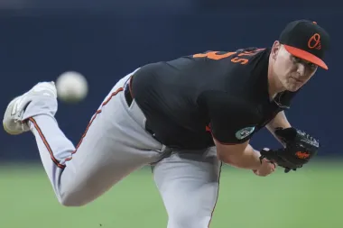 Emmanuel Rivera y los Orioles apagan las esperanzas de los Padres en una noche mágica