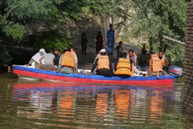 Pakistán e India bajo el agua: el devastador costo humano del monzón más feroz