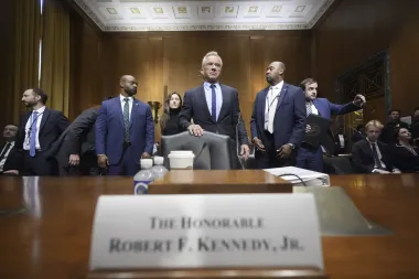 Robert F. Kennedy Jr. y la tormenta de la salud pública: ¿Reforma necesaria o desmantelamiento peligroso?