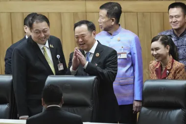 Anutin Charnvirakul: El político que despenalizó el cannabis y se convirtió en Primer Ministro de Tailandia