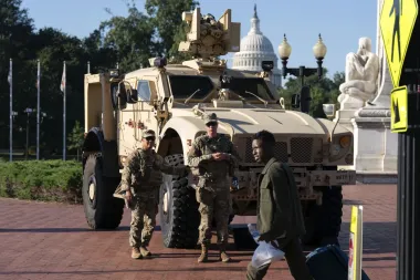 ¿Seguridad o abuso del poder? La militarización del gobierno de Trump genera divisiones en EE. UU.
