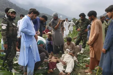 Tragedia en Kunar: Cuando la Tierra Se Abre y la Ayuda Nunca Llega