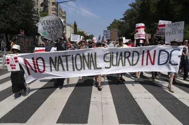 La otra cara de Washington: violencia, olvido y la militarización como espectáculo